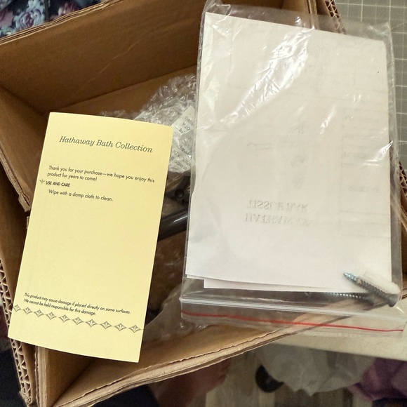 Southern‎ Living Hathaway Elegant Meta Toilet Paper Holder with Scroll Design - Picture 4 of 5